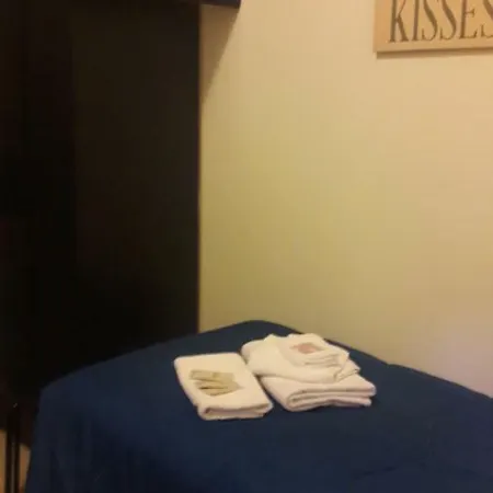 Guest house Domus Unica Sede 3*